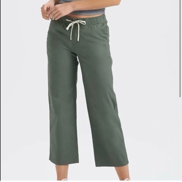 Vuori Pants - Women’s Vuori Ripstop Wideleg Pants - NWT